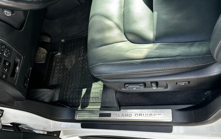 Toyota Land Cruiser 200, 2016 год, 8 000 000 рублей, 30 фотография