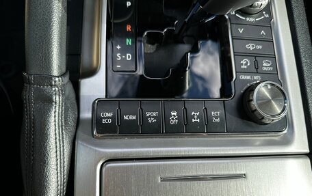 Toyota Land Cruiser 200, 2016 год, 8 000 000 рублей, 40 фотография