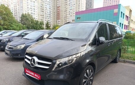 Mercedes-Benz V-Класс, 2019 год, 3 250 000 рублей, 2 фотография