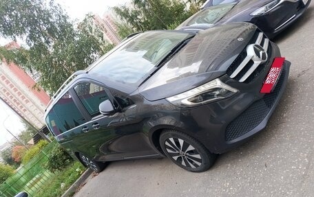 Mercedes-Benz V-Класс, 2019 год, 3 250 000 рублей, 3 фотография