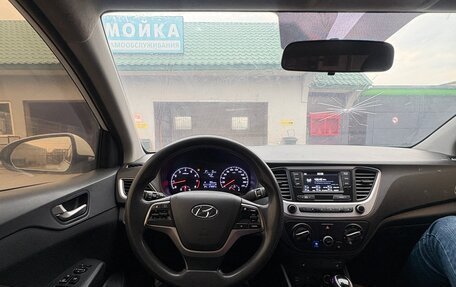 Hyundai Solaris II рестайлинг, 2018 год, 720 000 рублей, 7 фотография