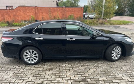 Toyota Camry, 2018 год, 2 300 000 рублей, 4 фотография