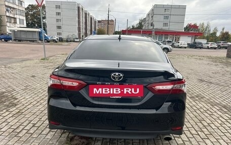 Toyota Camry, 2018 год, 2 300 000 рублей, 6 фотография