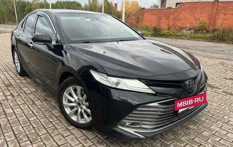 Toyota Camry, 2018 год, 2 300 000 рублей, 3 фотография
