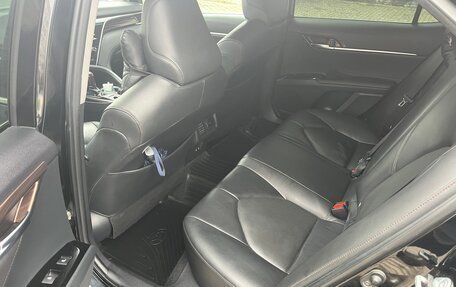 Toyota Camry, 2018 год, 2 300 000 рублей, 11 фотография