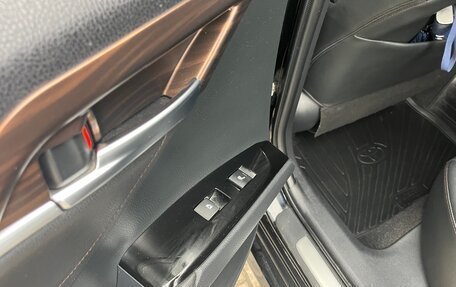Toyota Camry, 2018 год, 2 300 000 рублей, 12 фотография