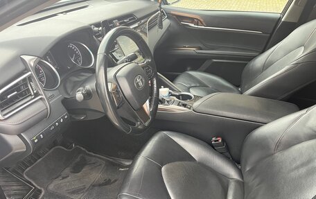Toyota Camry, 2018 год, 2 300 000 рублей, 13 фотография