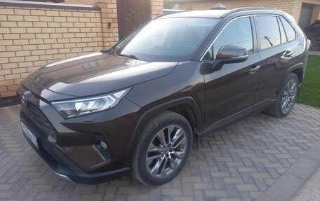 Toyota RAV4, 2020 год, 2 850 000 рублей, 3 фотография