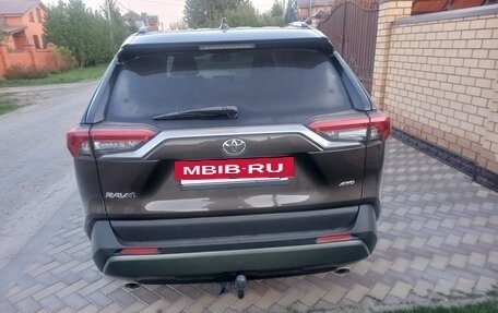 Toyota RAV4, 2020 год, 2 850 000 рублей, 6 фотография