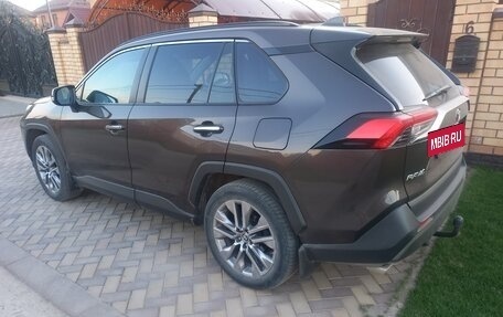 Toyota RAV4, 2020 год, 2 850 000 рублей, 5 фотография
