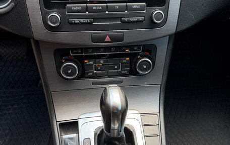Volkswagen Passat B7, 2011 год, 1 095 000 рублей, 17 фотография