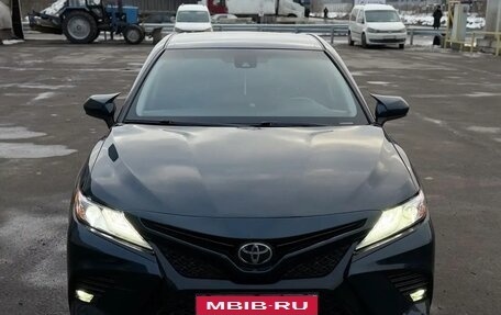Toyota Camry, 2017 год, 2 300 000 рублей, 1 фотография