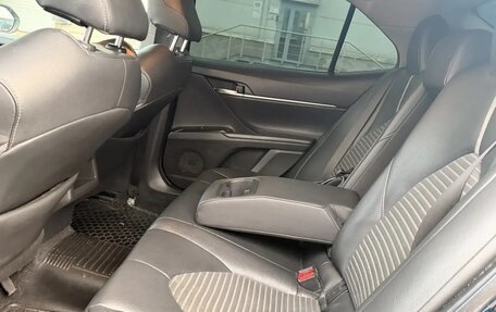 Toyota Camry, 2017 год, 2 300 000 рублей, 7 фотография