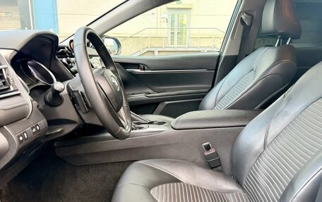 Toyota Camry, 2017 год, 2 300 000 рублей, 8 фотография