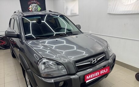 Hyundai Tucson III, 2008 год, 585 000 рублей, 2 фотография
