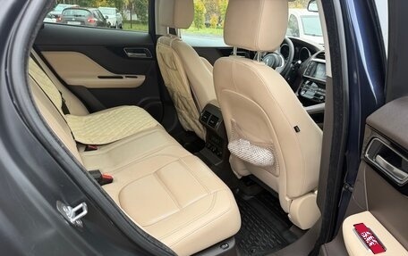 Jaguar F-Pace, 2017 год, 2 450 000 рублей, 14 фотография