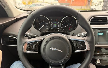 Jaguar F-Pace, 2017 год, 2 450 000 рублей, 19 фотография