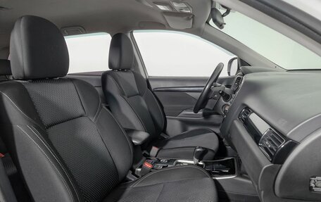 Mitsubishi Outlander III рестайлинг 3, 2019 год, 1 849 000 рублей, 9 фотография