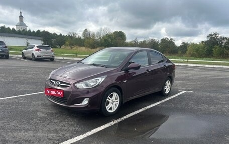 Hyundai Solaris II рестайлинг, 2013 год, 850 000 рублей, 1 фотография