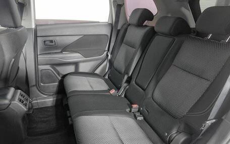 Mitsubishi Outlander III рестайлинг 3, 2019 год, 1 849 000 рублей, 12 фотография