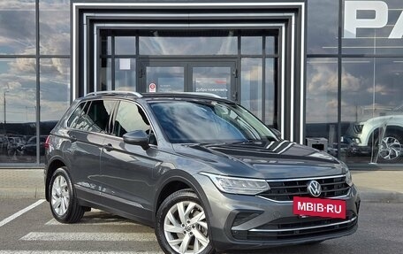 Volkswagen Tiguan II, 2021 год, 2 500 000 рублей, 3 фотография