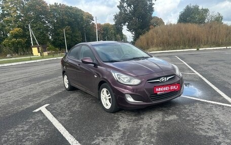 Hyundai Solaris II рестайлинг, 2013 год, 850 000 рублей, 3 фотография