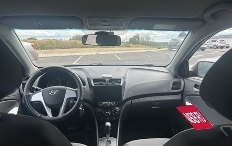 Hyundai Solaris II рестайлинг, 2013 год, 850 000 рублей, 4 фотография