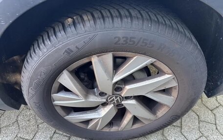 Volkswagen Tiguan II, 2022 год, 2 492 000 рублей, 5 фотография