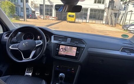 Volkswagen Tiguan II, 2022 год, 2 492 000 рублей, 9 фотография
