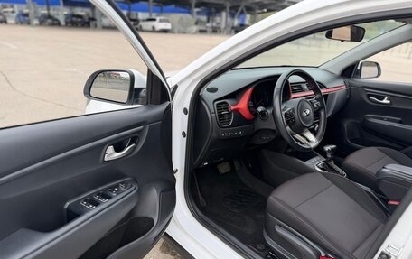 KIA Rio IV, 2021 год, 1 760 000 рублей, 10 фотография