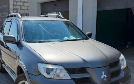 Mitsubishi Outlander III рестайлинг 3, 2004 год, 515 000 рублей, 1 фотография