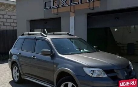 Mitsubishi Outlander III рестайлинг 3, 2004 год, 515 000 рублей, 2 фотография