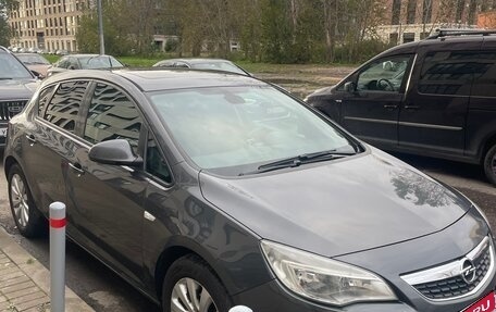 Opel Astra J, 2011 год, 650 000 рублей, 2 фотография
