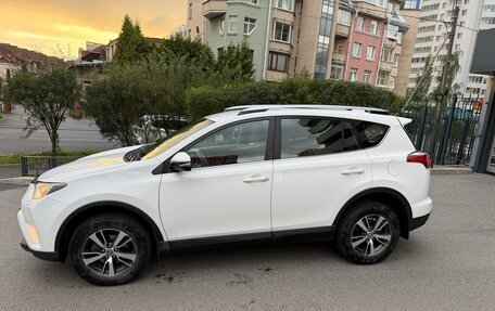 Toyota RAV4, 2017 год, 1 790 000 рублей, 2 фотография
