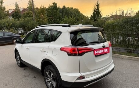 Toyota RAV4, 2017 год, 1 790 000 рублей, 3 фотография