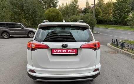 Toyota RAV4, 2017 год, 1 790 000 рублей, 4 фотография