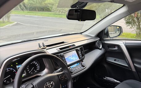 Toyota RAV4, 2017 год, 1 790 000 рублей, 8 фотография