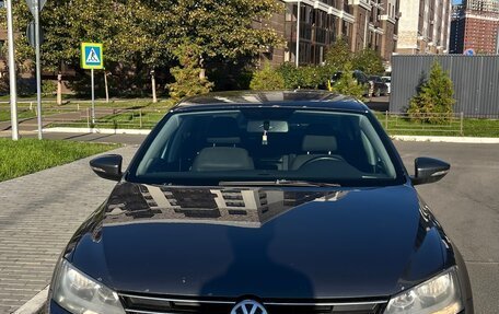 Volkswagen Jetta VI, 2016 год, 1 099 000 рублей, 2 фотография