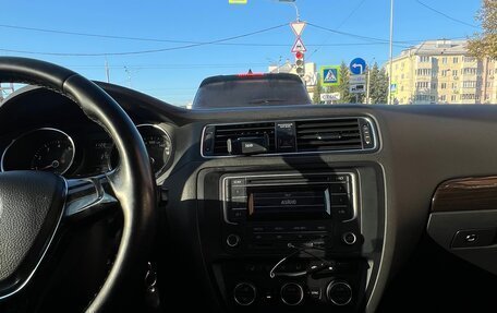 Volkswagen Jetta VI, 2016 год, 1 099 000 рублей, 5 фотография