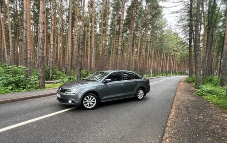 Volkswagen Jetta VI, 2012 год, 820 000 рублей, 2 фотография