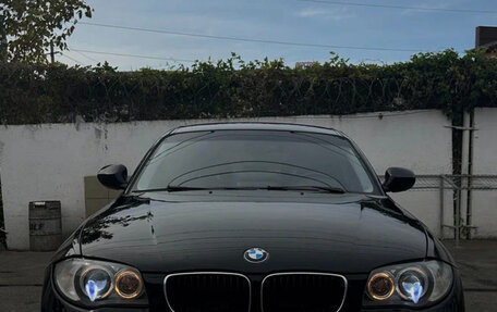BMW 1 серия, 2010 год, 900 000 рублей, 1 фотография