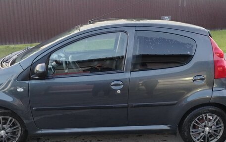 Peugeot 107 I рестайлинг, 2010 год, 380 000 рублей, 3 фотография