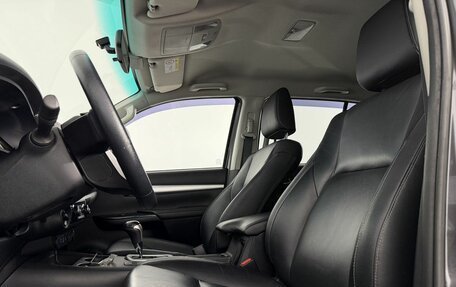 Toyota Hilux VIII, 2016 год, 4 150 000 рублей, 10 фотография
