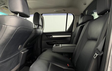 Toyota Hilux VIII, 2016 год, 4 150 000 рублей, 17 фотография