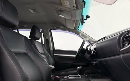 Toyota Hilux VIII, 2016 год, 4 150 000 рублей, 19 фотография