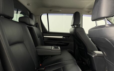 Toyota Hilux VIII, 2016 год, 4 150 000 рублей, 18 фотография