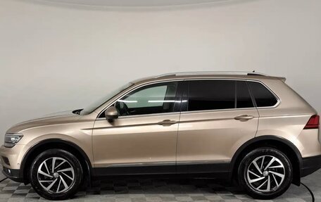 Volkswagen Tiguan II, 2018 год, 2 250 000 рублей, 4 фотография