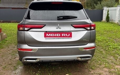 Mitsubishi Outlander, 2021 год, 2 500 000 рублей, 4 фотография