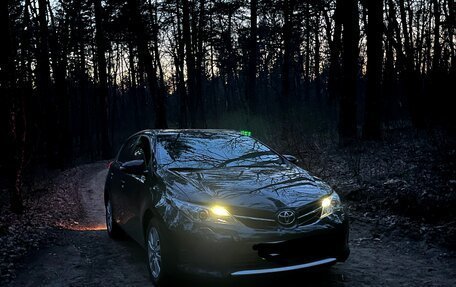 Toyota Auris II, 2013 год, 1 290 000 рублей, 34 фотография