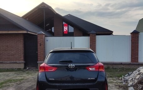 Toyota Auris II, 2013 год, 1 290 000 рублей, 32 фотография